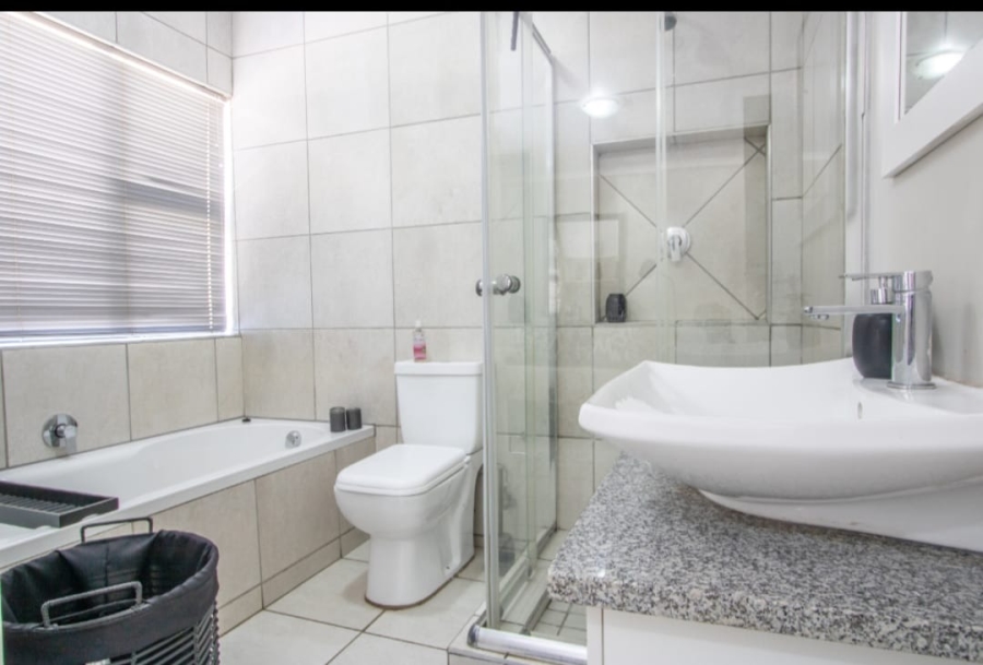 To Let 3 Bedroom Property for Rent in Mooivallei Park North West